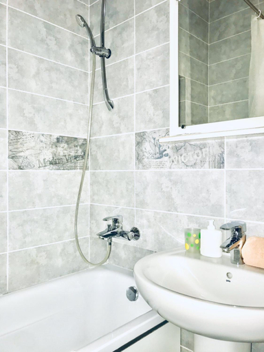 Bathroom 2, Polska Poduszka, L'vivs'ka