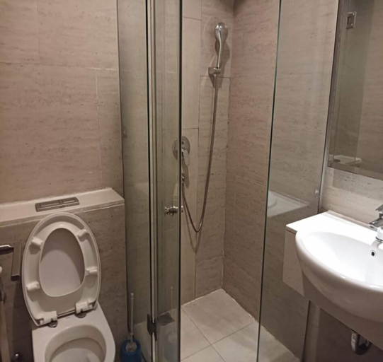 Bathroom 17