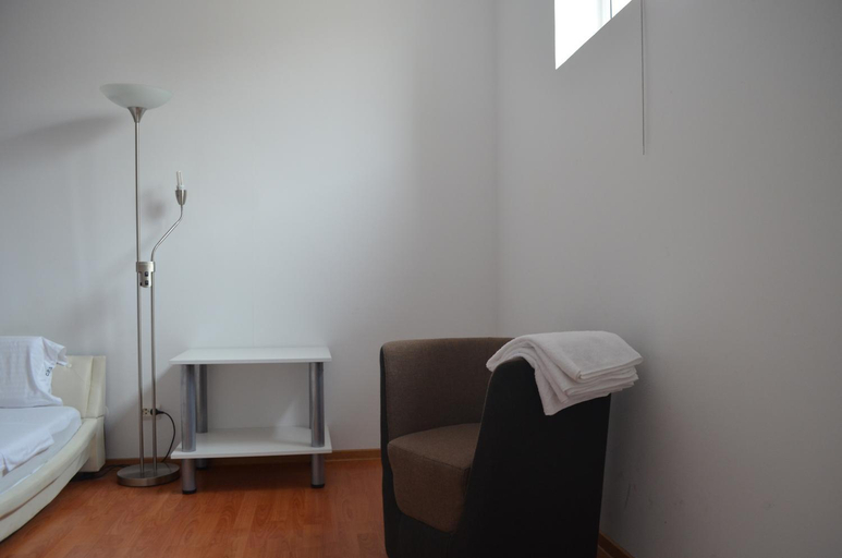 Others 4, Central Park Studio, Municipiul Bucuresti