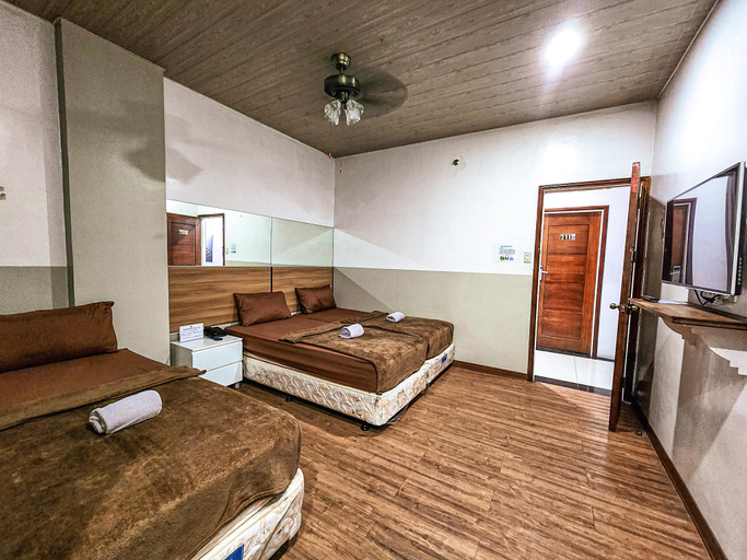 Dining Room 10