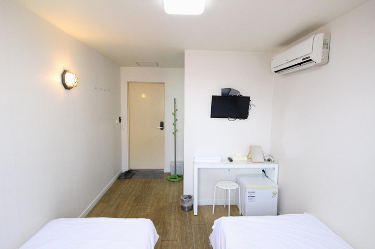 Bedroom 17