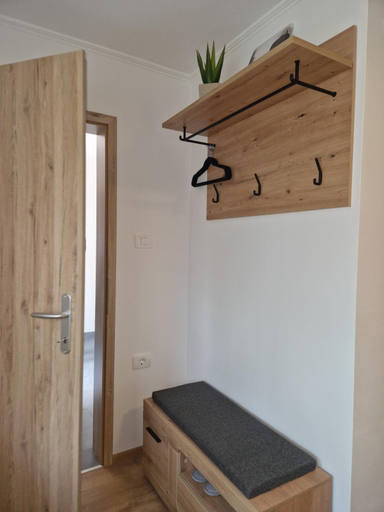 Others 3, Greg's Rooms, Ilirska Bistrica