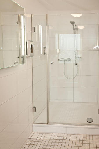Bathroom 4