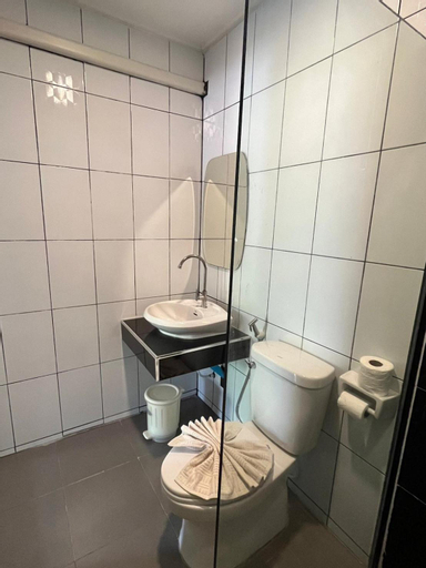 Bathroom 7