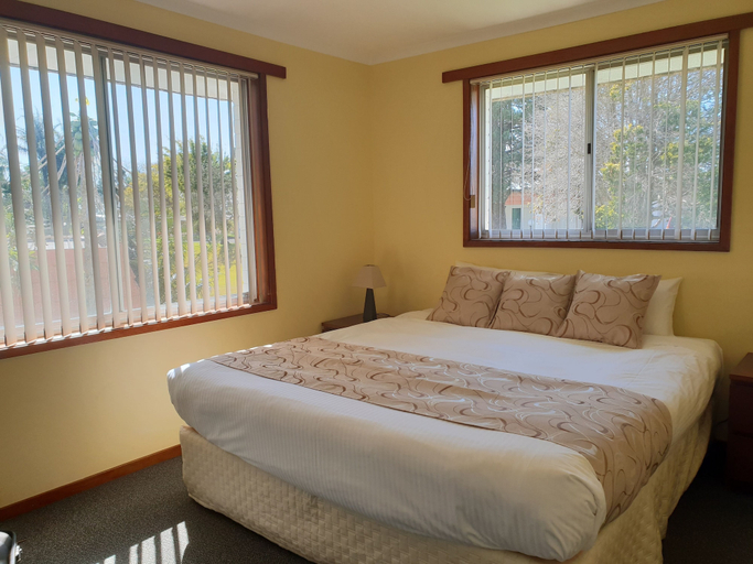 Bedroom 3, Moon River Motor Inn, Kempsey
