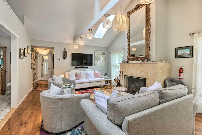 Others 4, Cute East Hampton Cottage with Patio - Walk to Beach, Suffolk