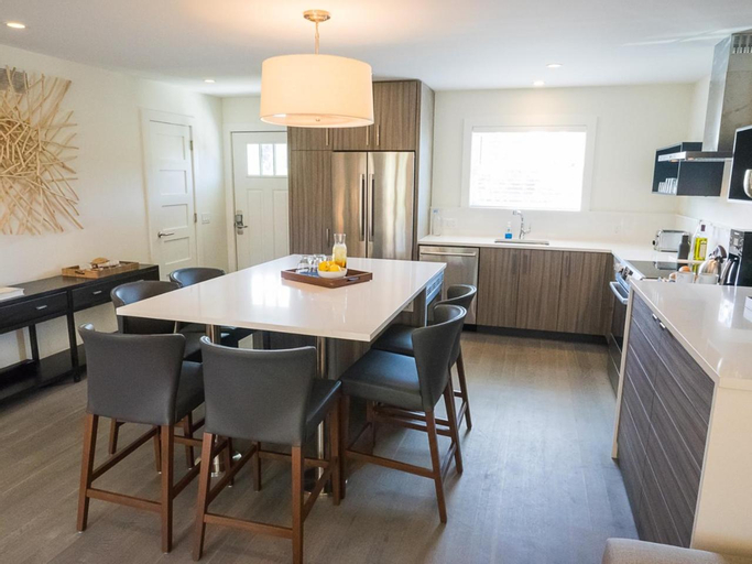 Dining Room 4