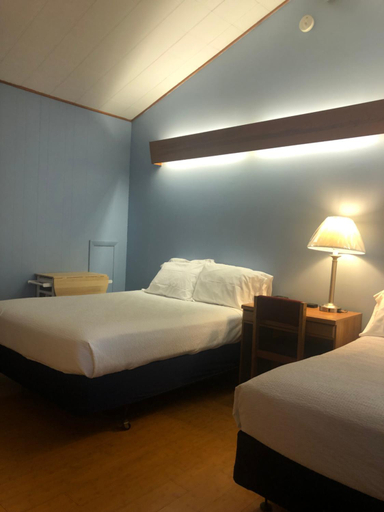 Others 4, Executive Motel, York