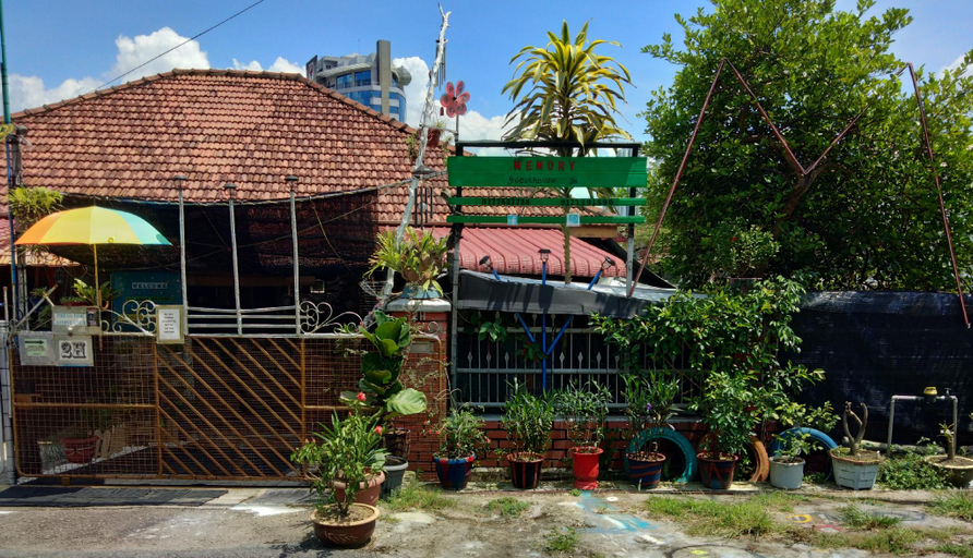 Exterior & Views