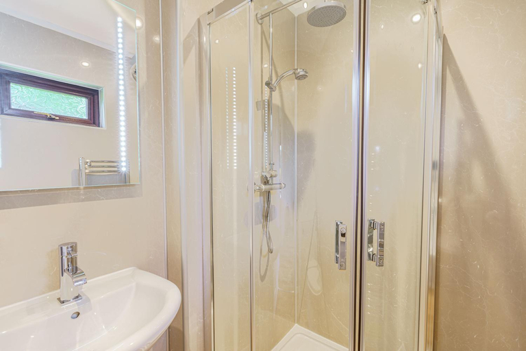 Shower 4, Bluebell Lodge 4 with Hot Tub, Dumfries and Galloway