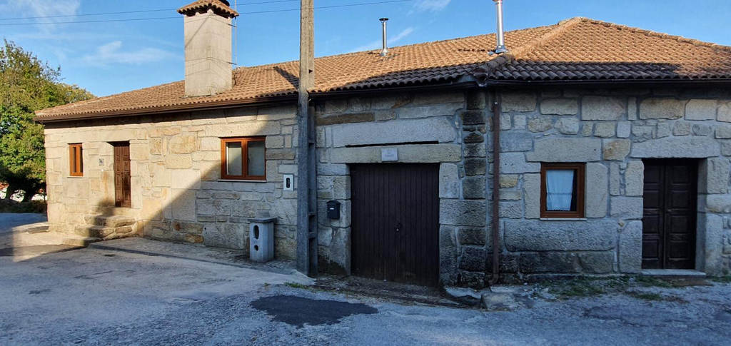 Others 4, Casa do Tavares, São Pedro do Sul