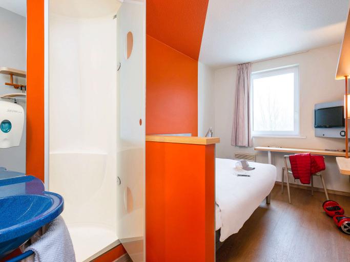 Bedroom 3, ibis budget Charleroi Airport, Hainaut