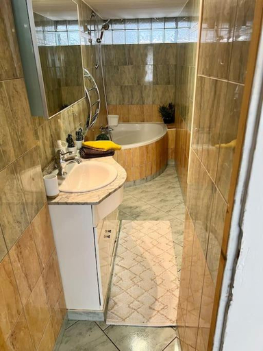 Bathroom, DOLE : L ATELIER DES REVES, Jura