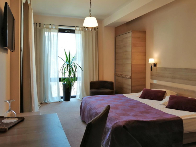 Others 5, GreenHill Brasov, Brasov