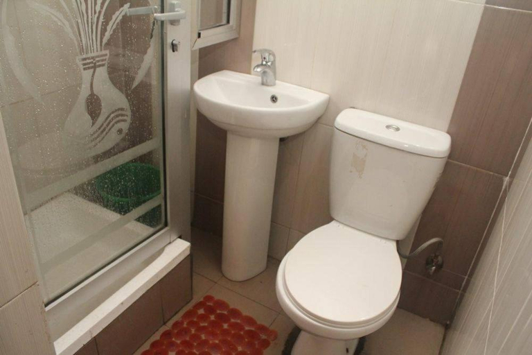 Bathroom, Chantella Suites, Ikeja
