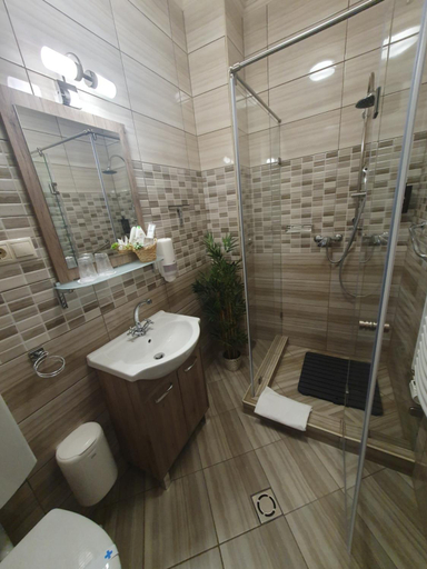 Bathroom 5, Harmony apartments, Mórahalm