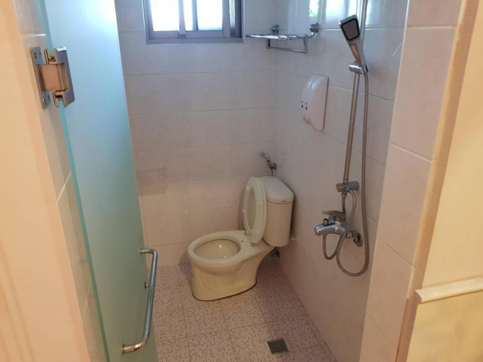 Bathroom, 出汗Chu Han C&C B&B Homestay, Tainan