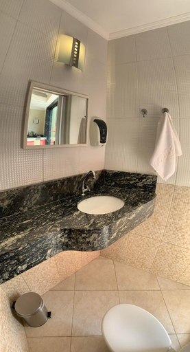 Bathroom 2, Poupahotel Bairro, Taubaté
