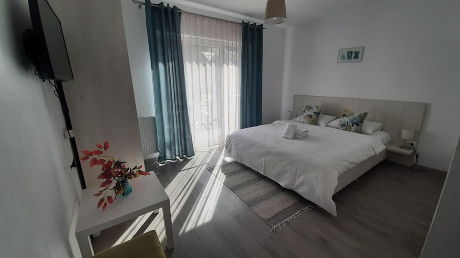 Others 5, Casa AQUARIUS, Calimanesti