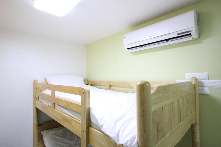 Bedroom 26