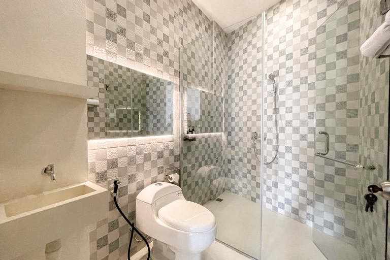 Bathroom 12