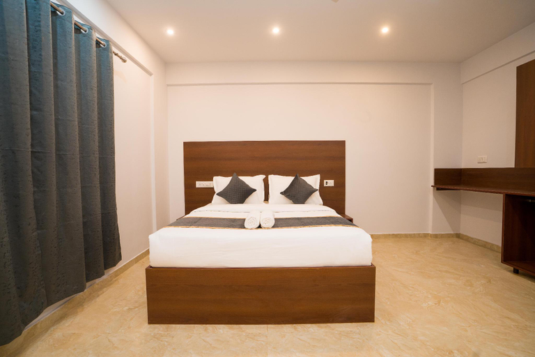 Bedroom 3, Hotel Tree Suites, Bangalore