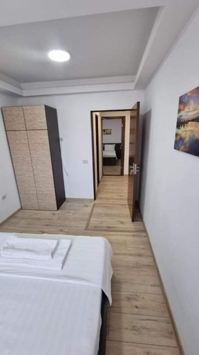Others 5, Casa Amy, Tuzla