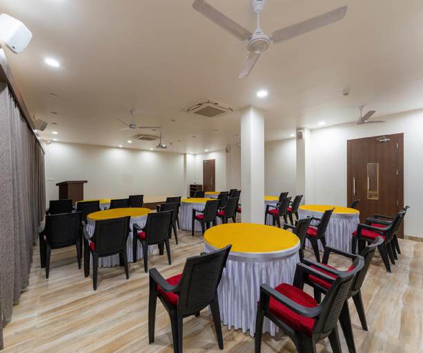 Others 3, Hotel Aaradhya, Sindhudurg