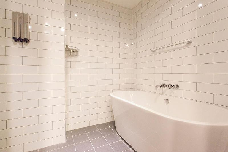 Bathroom 15