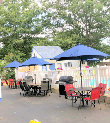 Food & Drinks 5, Seacoast Motel, York