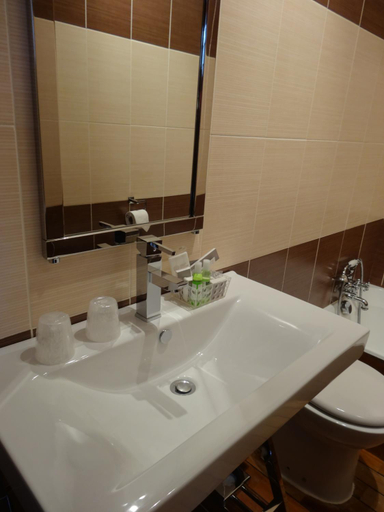 Bathroom 3, Hostellerie Restaurant Les Gorges de l'Aveyron, Tarn-et-Garonne