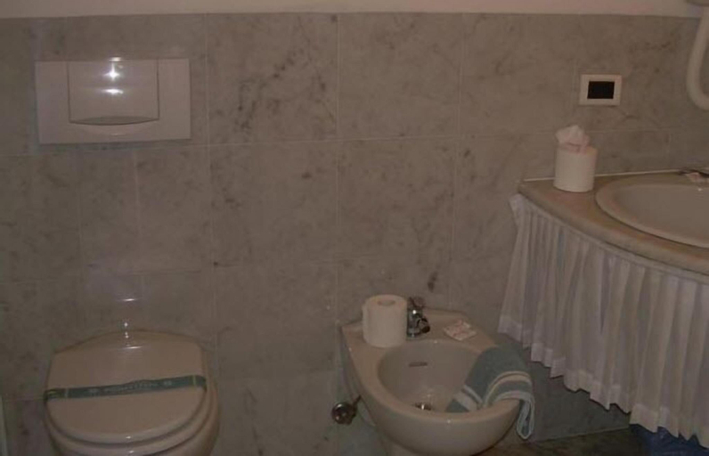 Bathroom 15