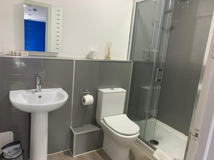 Bathroom 3, The Swan Hotel, Kent
