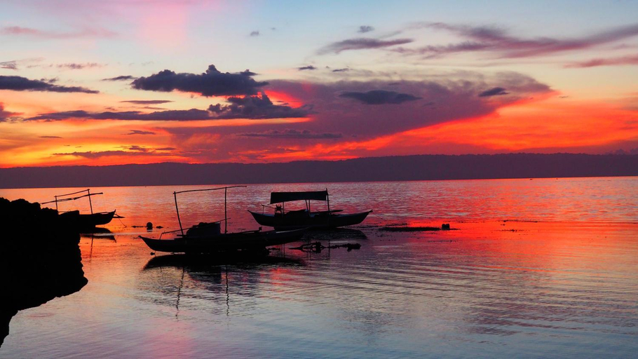 Others 2, Weyh's Studio #1 by the ocean 100Mbps, Panglao