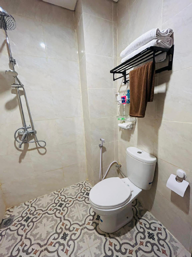 Bathroom 10