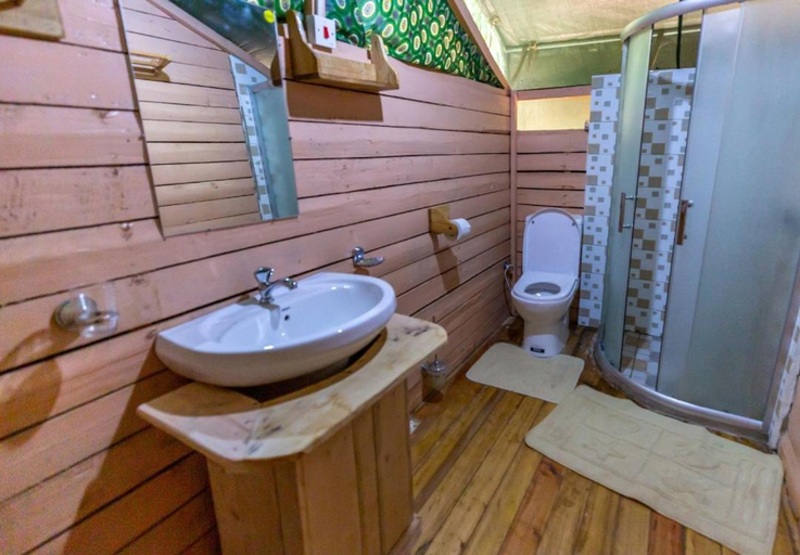 Bathroom, Ruhondo Island Retreat, Musanze