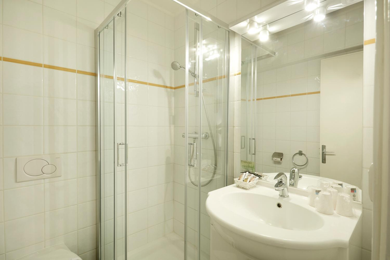 Bathroom 4, Hotel Eliova l'Eau Vive, Haute-Savoie