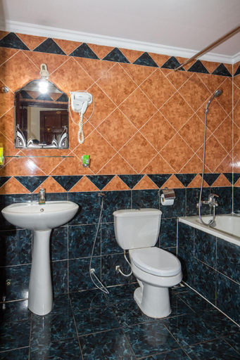 Bathroom 7