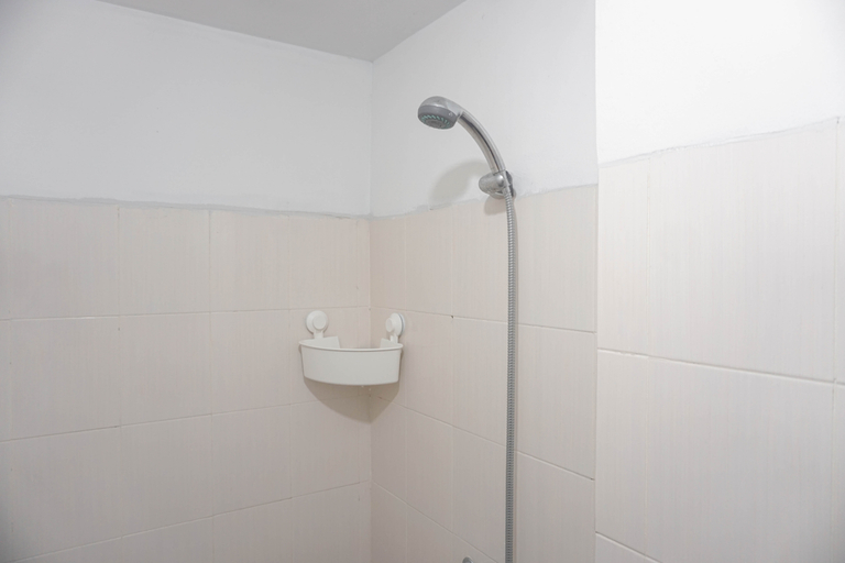 Bathroom 5, Cozy and Homey Studio at Metropolitan Park Apartment By Travelio, Bekasi