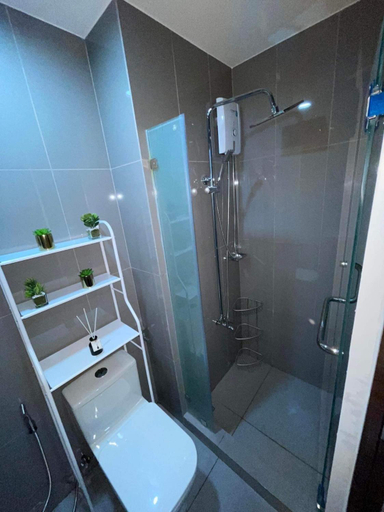 Bathroom 17