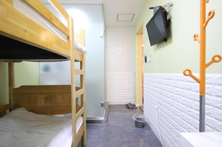Bedroom 30
