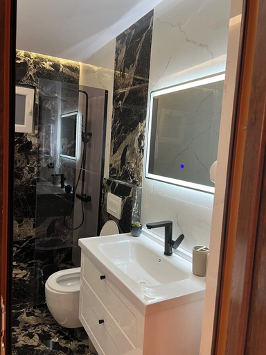 Bathroom 4, Hotel Europa Prishtine, Priština
