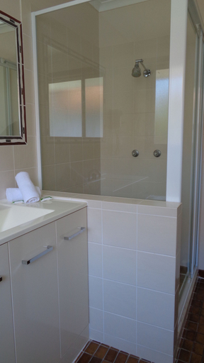 Bathroom 4, Moon River Motor Inn, Kempsey