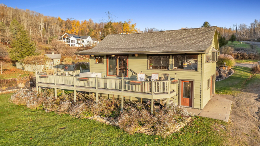Exterior & Views 2, The Eagles Nest, Couples Escape - Hot Tub & Views, Cattaraugus