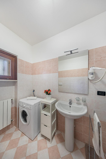 Bathroom 2, Le Terrazze PT36 by Wonderful Italy, Brescia