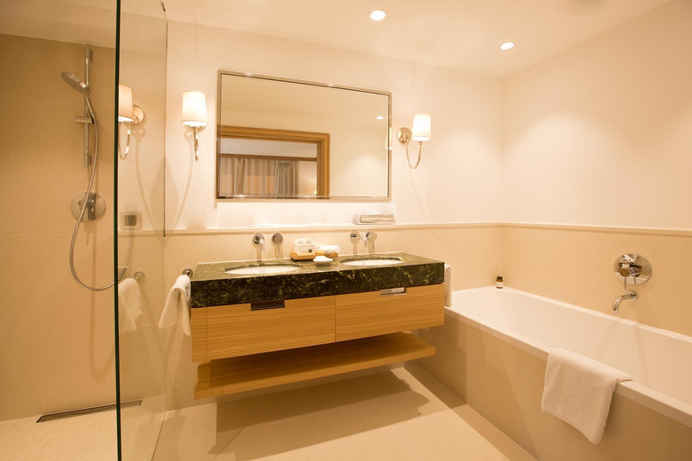 Bathroom 5, Hotel Sonnenburg, Bludenz