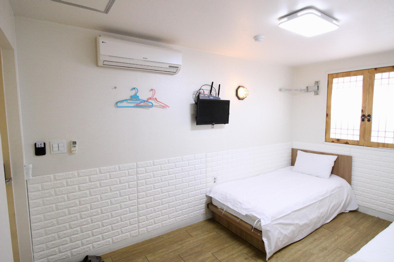 Bedroom 19