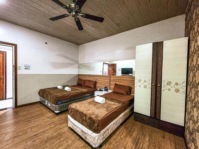 Bedroom 13
