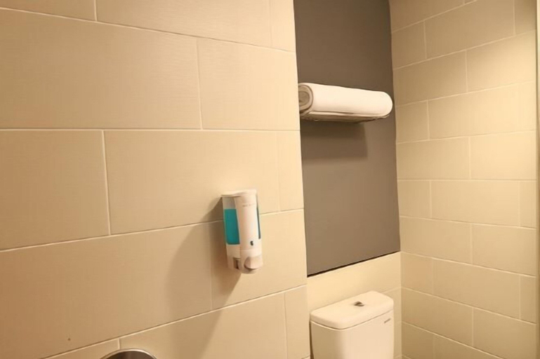Bathroom 9