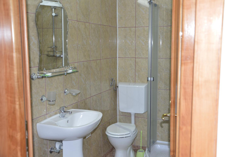 Bathroom 2, Motel Buti, Sighetu Marmatiei
